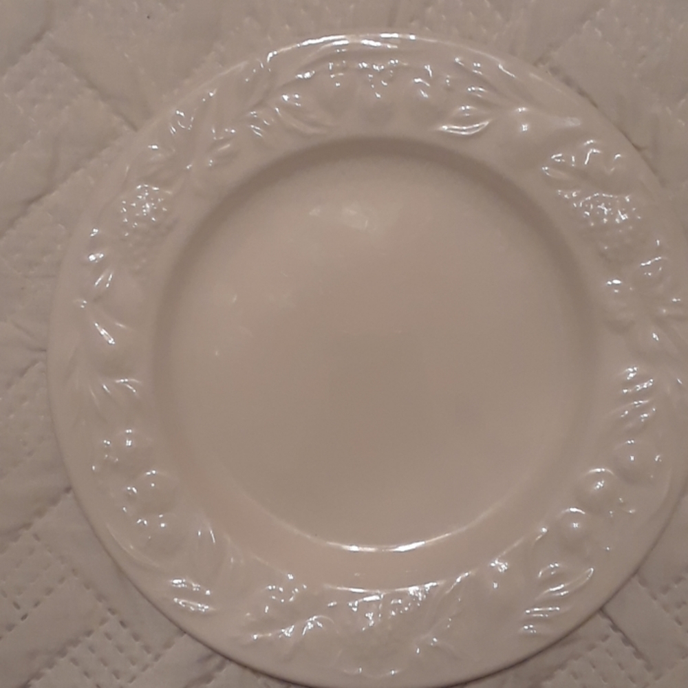 Plate - Picture 3 of 5
